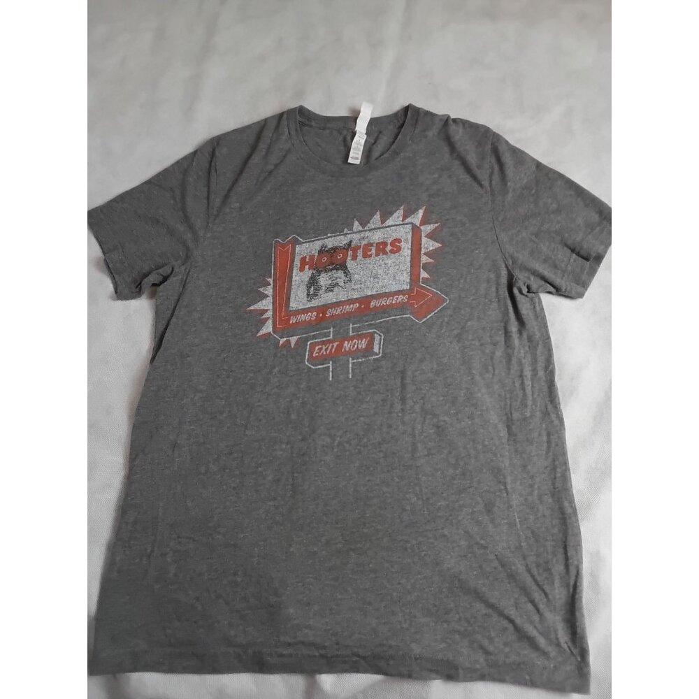 Hooters T-Shirt Wings Shrimp Burgers Large Cotton Polyester Blend - Picture 3 of 5